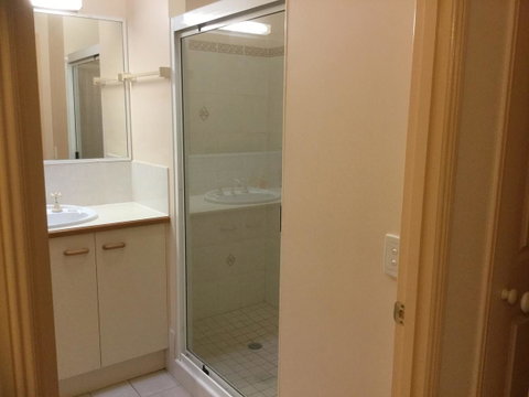Private Canal Duplex With Pontoon - Oleander Drive, Bongaree - Kawana Tourism 5