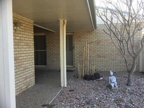 Private Canal Duplex With Pontoon - Oleander Drive, Bongaree - Kawana Tourism 2