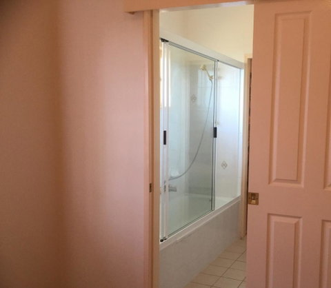 Private Canal Duplex With Pontoon - Oleander Drive, Bongaree - Kawana Tourism 16