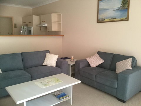 Private Canal Duplex With Pontoon - Oleander Drive, Bongaree - Kawana Tourism 15