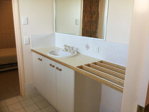Private Canal Duplex With Pontoon - Oleander Drive, Bongaree - Kawana Tourism 18