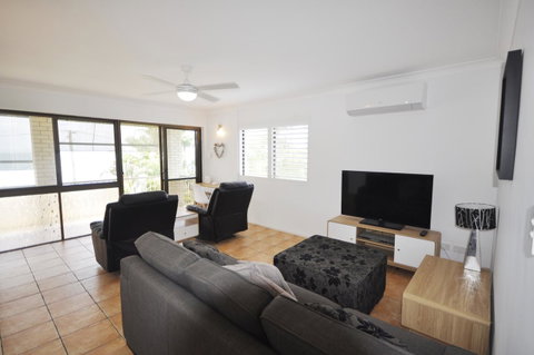 Bayviews At Bongaree - Kawana Tourism 1