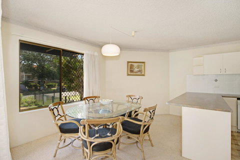 Everything You Need Including A Pool! Karoonda Sands Apartments - Kawana Tourism 3
