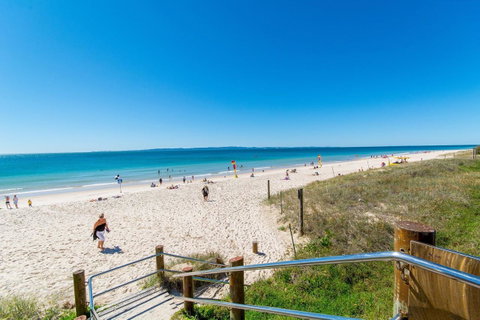 Everything You Need Including A Pool! Karoonda Sands Apartments - Kawana Tourism 12