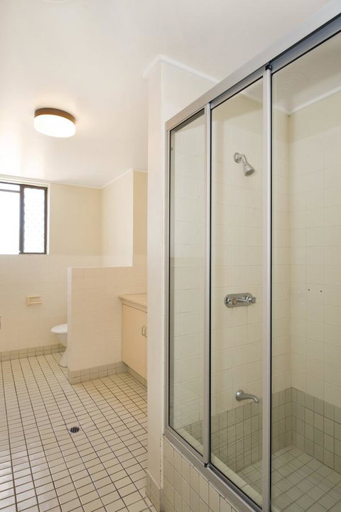 Everything You Need Including A Pool! Karoonda Sands Apartments - Kawana Tourism 8