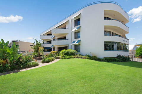Everything You Need Including A Pool! Karoonda Sands Apartments - Kawana Tourism 10