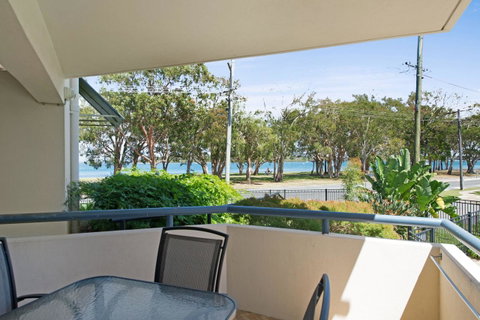 Everything You Need Including A Pool! Karoonda Sands Apartments - Kawana Tourism 9