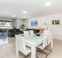 First Floor Air Conditioned Free Wi-Fi - Kawana Tourism