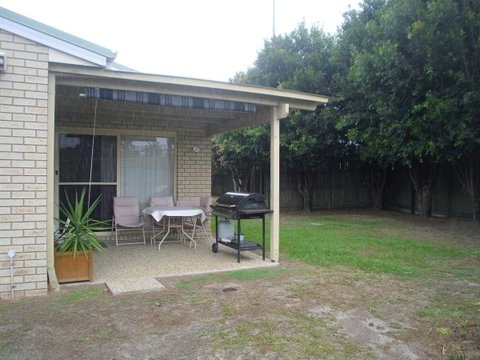 Ground Floor, Family Unit On The Canal With Free WIFI! - Kawana Tourism 4