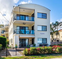 Waterfront views from private rooftop balcony - Bayview South Esp Bongaree - Kawana Tourism