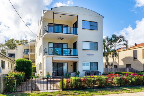 Waterfront Views From Private Rooftop Balcony - Bayview South Esp, Bongaree - Kawana Tourism 0