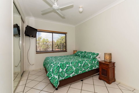 Waterfront Views From Private Rooftop Balcony - Bayview South Esp, Bongaree - Kawana Tourism 11