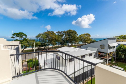 Waterfront Views From Private Rooftop Balcony - Bayview South Esp, Bongaree - Kawana Tourism 6