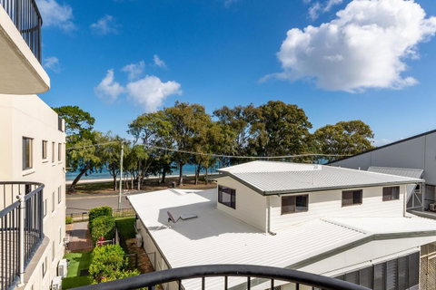 Waterfront Views From Private Rooftop Balcony - Bayview South Esp, Bongaree - Kawana Tourism 16