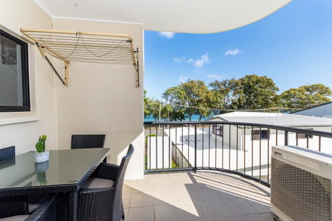 Waterfront Views From Private Rooftop Balcony - Bayview South Esp, Bongaree - Kawana Tourism 17