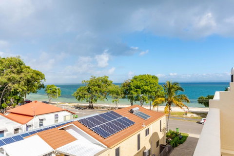 Waterfront Views From Private Rooftop Balcony - Bayview South Esp, Bongaree - Kawana Tourism 5