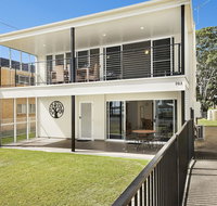 Waterfront Retreat with room for a boat - Welsby Pde Bongaree - Kawana Tourism