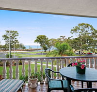 Huge top floor unit across the road....Waterfront - Kawana Tourism