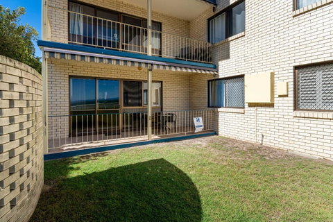 Great Views, Ground Floor Unit Clearview Apartments South Esplande, Bongaree - Kawana Tourism 11