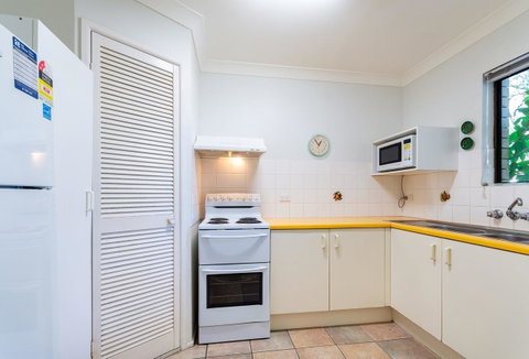 Great Views, Ground Floor Unit Clearview Apartments South Esplande, Bongaree - Kawana Tourism 14