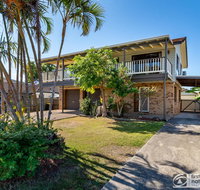 Family Holiday Haven on Boronia 100m to Beach - Kawana Tourism