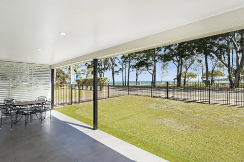 Ground Floor Air Conditioned, Fabulous Waterviews Overlooking Pumicestone Passage - Kawana Tourism 3