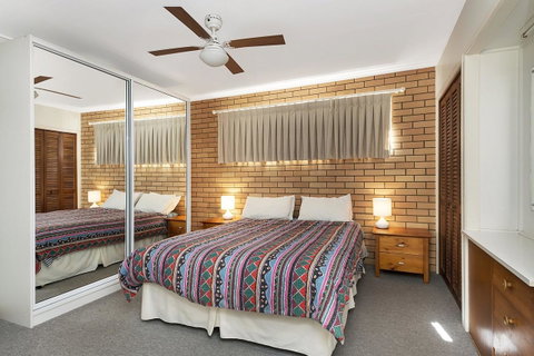 Ground Floor Air Conditioned, Fabulous Waterviews Overlooking Pumicestone Passage - Kawana Tourism 12