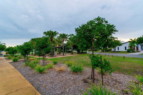 Ground Floor Air Conditioned, Fabulous Waterviews Overlooking Pumicestone Passage - Kawana Tourism 11