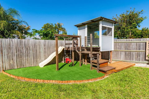 Fabulous Family Destination In Paradise Parade, Bongaree - Kawana Tourism 11