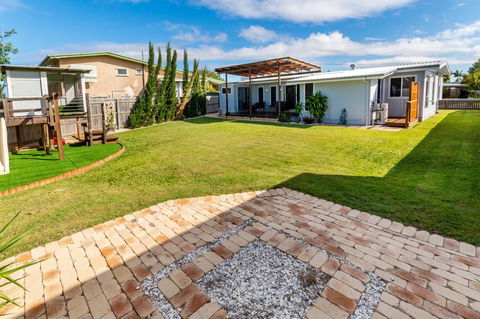 Fabulous Family Destination In Paradise Parade, Bongaree - Kawana Tourism 18