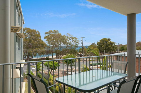 Spectacular Unit Overlooking Pumicestone Passage - Welsby Pde, Bongaree - Kawana Tourism 16