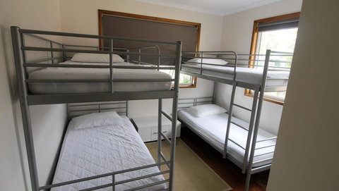 Amity Beach House - Kawana Tourism 11