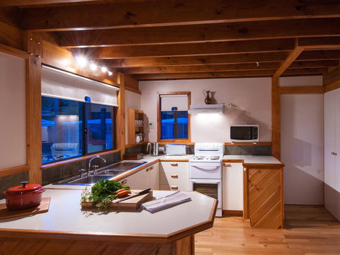 Parnella Adventure Bay, Bruny Island - Kawana Tourism 12