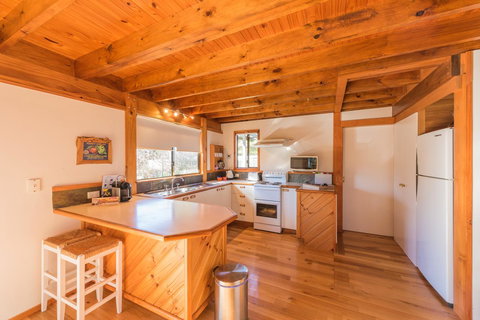 Parnella Adventure Bay, Bruny Island - Kawana Tourism 4