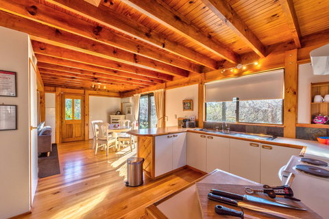 Parnella Adventure Bay, Bruny Island - Kawana Tourism 6