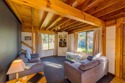 Parnella Adventure Bay, Bruny Island - Kawana Tourism 1