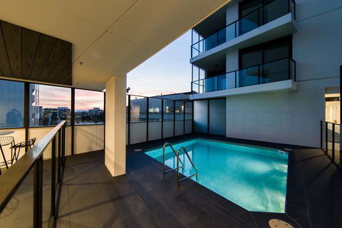 Highgate CBD Apartment - Kawana Tourism 1