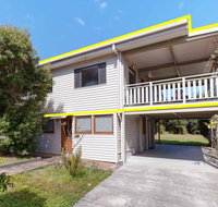 'Beach Break 1' 1/10 Lionel Street - upstairs unit with Aircon - Kawana Tourism