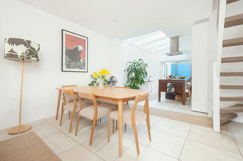 'Darling Lily' - Your Townhouse Hideaway - Kawana Tourism 2