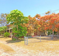 'Daves Place' 27 Rigney St - Holiday house with WIFI Aircon  Boat Parking - Kawana Tourism