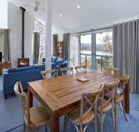 'Matilda' - Spacious  centrally located with great lake views - Kawana Tourism