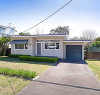 'Shoalz' 28 Rigney Street - Renovated Pet Friendly Cottage  Boat Parking - Kawana Tourism
