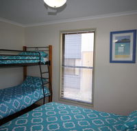 1 Naiad Court - Lowset family home with swimming pool and covered deck. Pet friendly - Kawana Tourism
