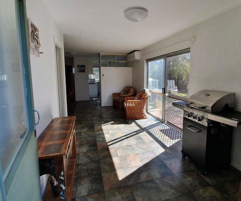 1 Spectrum Street, Rainbow Beach- Close To Shops And Main Beach - Kawana Tourism 1