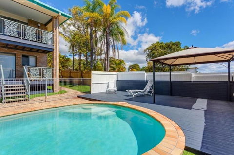 1-33 Tingira Close - Rainbow Beach, Gorgeous Ocean Views, Swimming Pool, Air Conditioning - Kawana Tourism 2