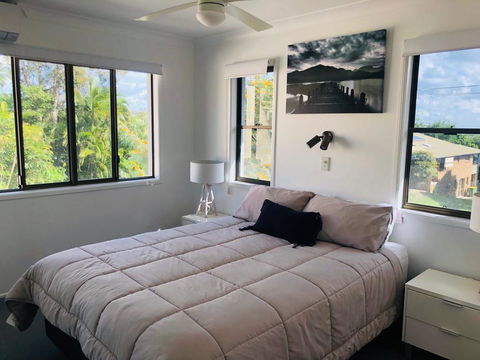 12 Cooloola Drive - Family Home, Close To Beach, Pet Friendly - Kawana Tourism 1