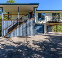 12 Ibis Court - Highset beach house with natural bushland gardens and covered decks - Kawana Tourism