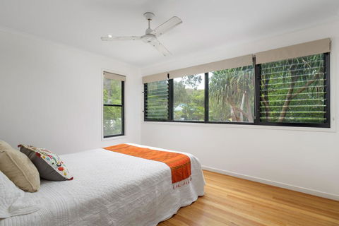 12 Naiad Court- Pool, Sleeps 8, Close To Beach - Kawana Tourism 0