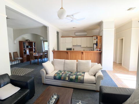 123 Hill St, Heart Of Orange, Double Brick - Kawana Tourism 2
