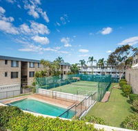 14 'THE DUNES' 38 MARINE DR - LARGE UNIT WITH POOL TENNIS COURT AND DIRECTLY ACROSS FROM FINGAL - Kawana Tourism